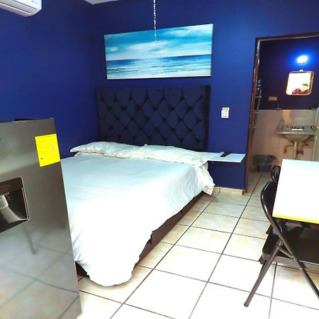 Habitacion 11 Independiente Con Mucha Privacidad ,Cerca Del Consulado , Cas , A 200 Mts Del Vado Del Rio Hermosillo Exterior foto